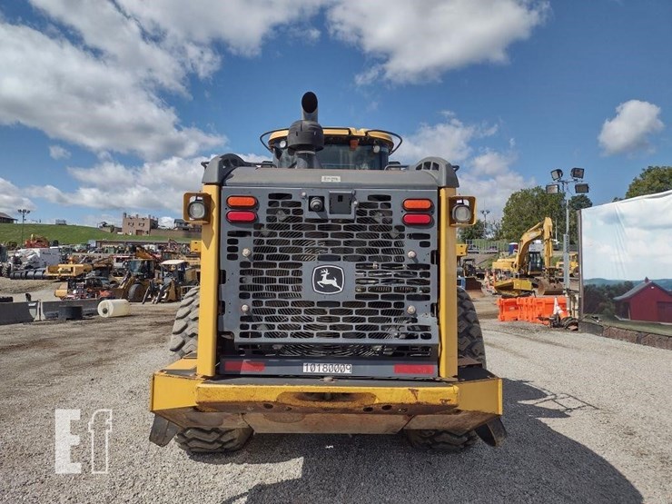 2019-deere-744kii-image-4