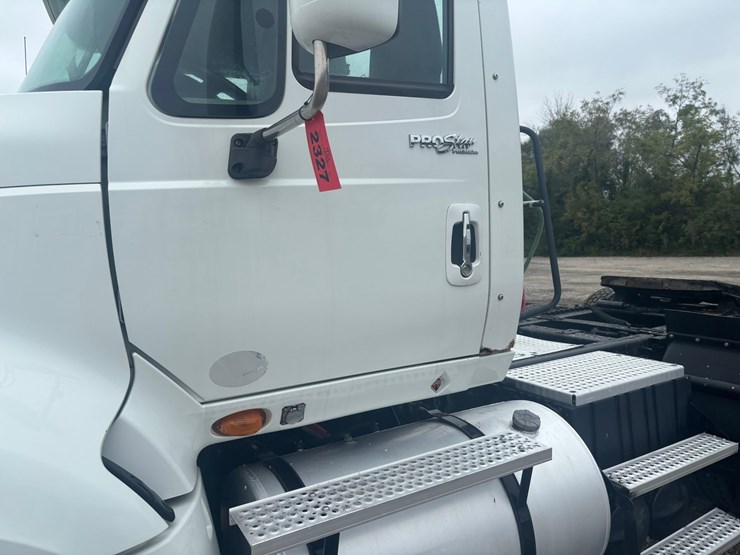 2010-international-prostar-image-10