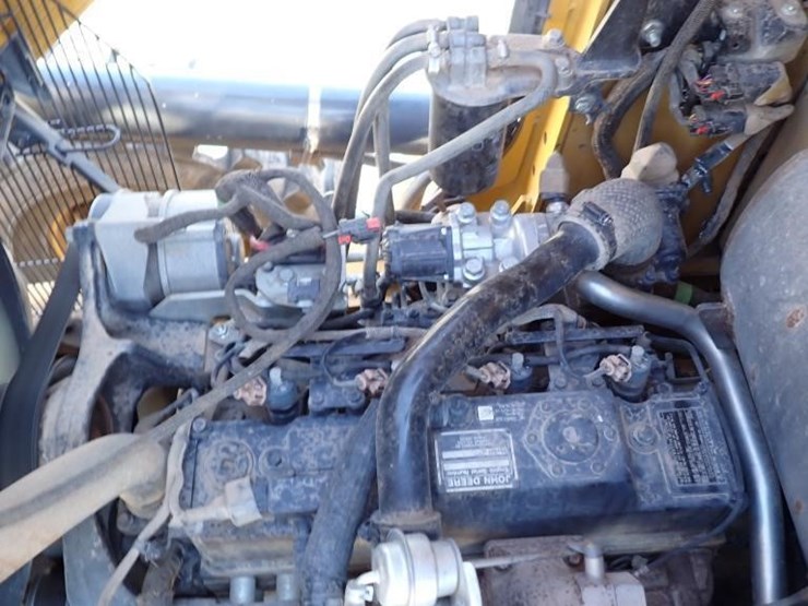 2019-deere-210lep-image-21
