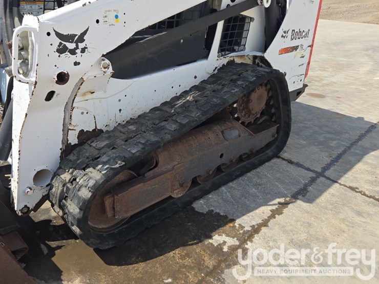 2016-bobcat-t590-image-9