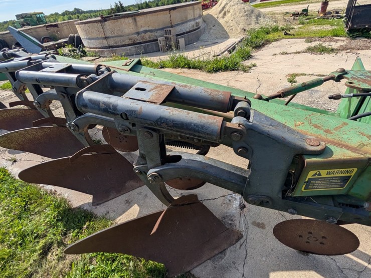 john-deere-2810-image-8