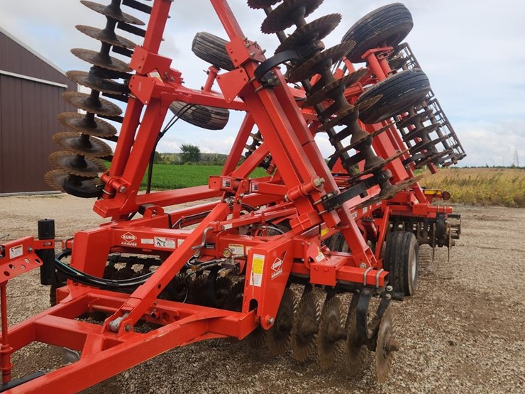 #2448-•-2015-kuhn-excelerator-8000-vertical-till-image-10
