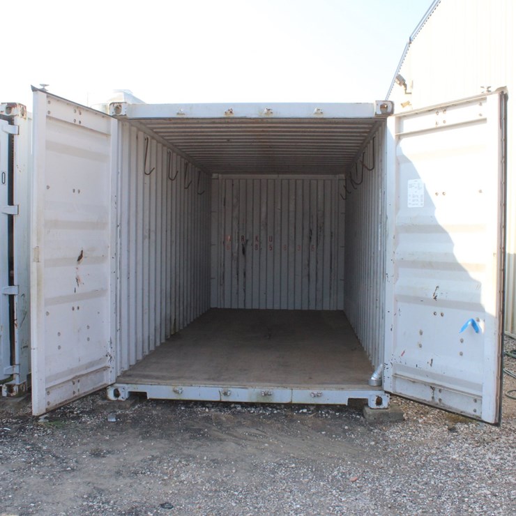 #1061 • 20' Container
