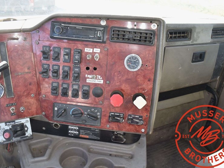 2003-international-9200i-image-39