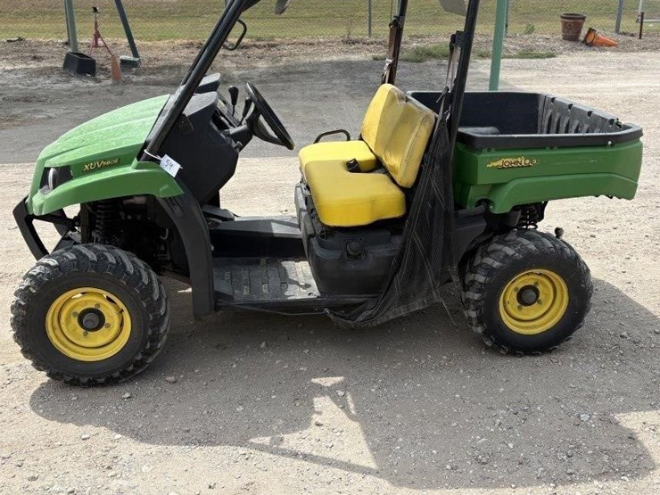 2020-john-deere-gator-xuv-560e-image-1