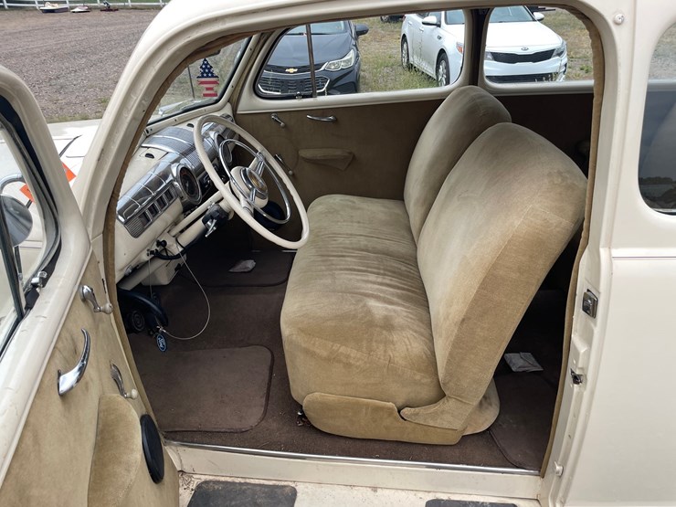 #9353-•-1946-ford-deluxe-sedan-(has-mn-title)-(princeton,-mn)-image-17