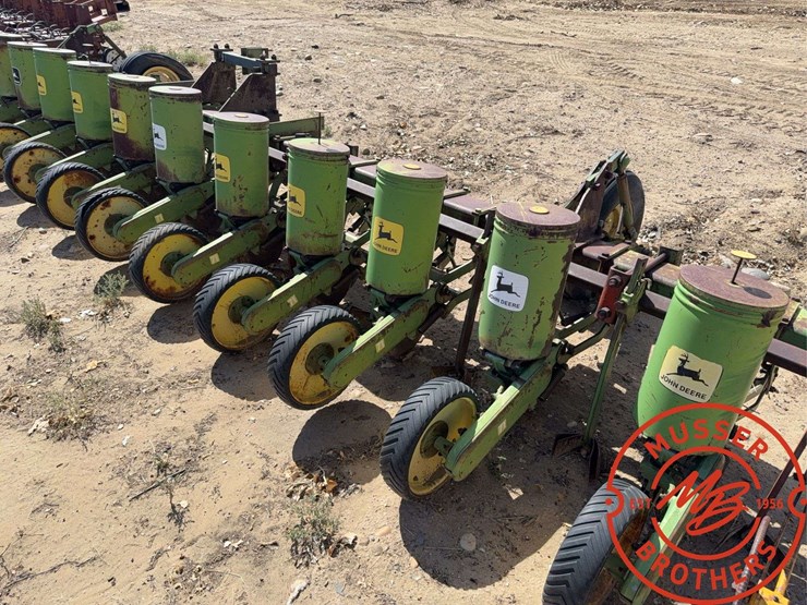 john-deere-12-image-7