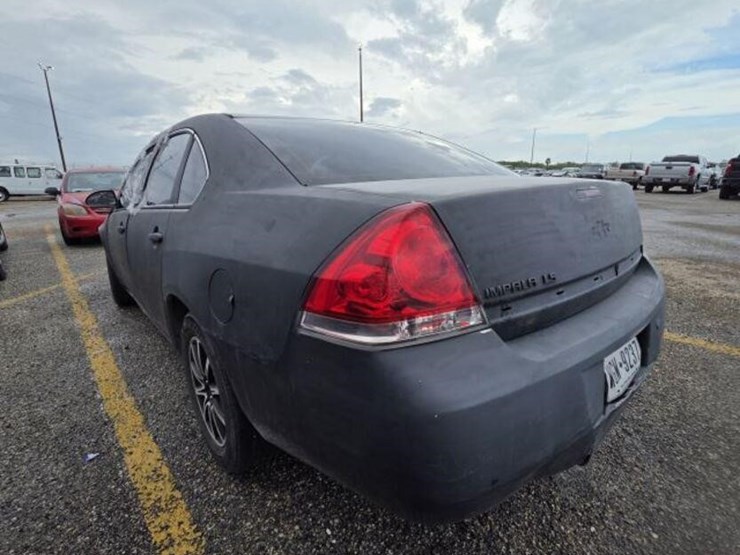 08-chev-4d-2g1wb58k481265827-s.t.-image-4