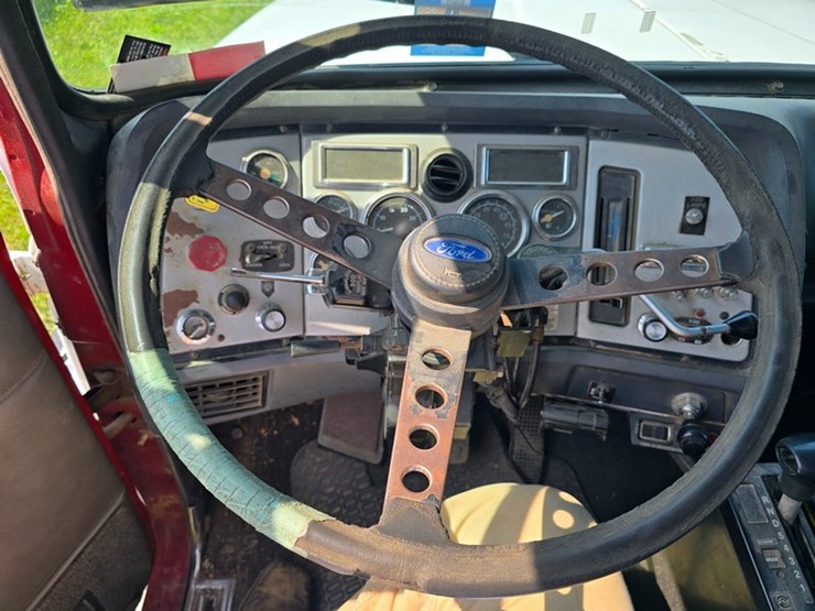 1995-ford-l8000-image-44