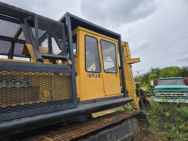 deere-693b-image-38