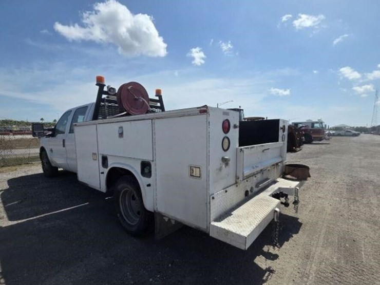 2014-ford-f350-image-4