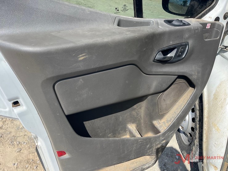2020-ford-transit-250-van-image-7