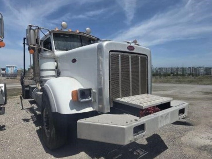 2019-peterbilt-367-image-2