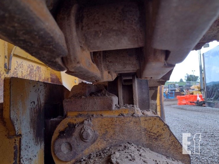 2015-deere-700k-xlt-image-30