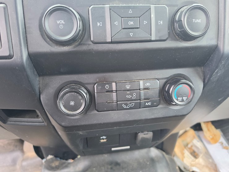 2016-ford-f150-image-33