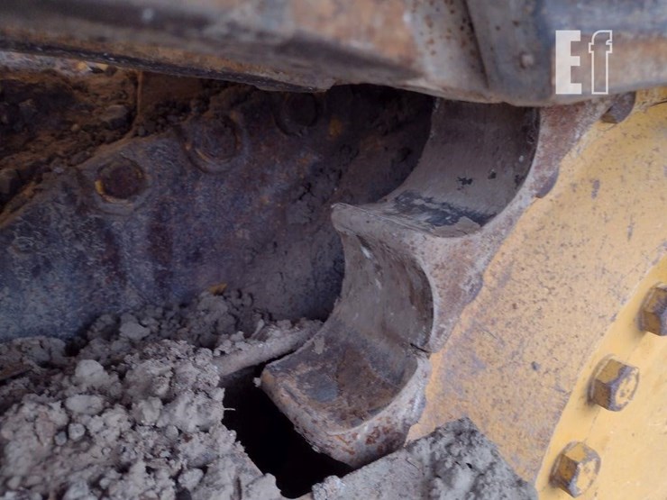 2015-deere-700k-xlt-image-16