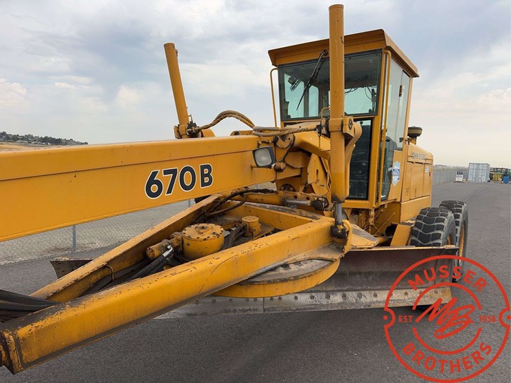 deere-670b-image-27