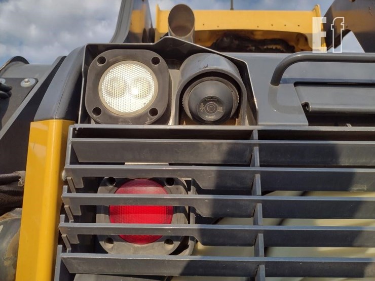 2019-deere-324g-image-27