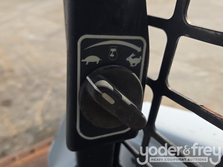 2017-bobcat-t590-image-50