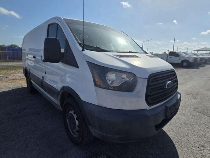 2017-ford-transit-image-2