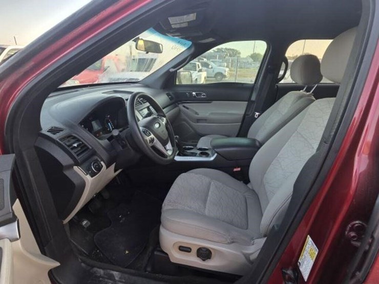 2014-ford-explorer-image-5