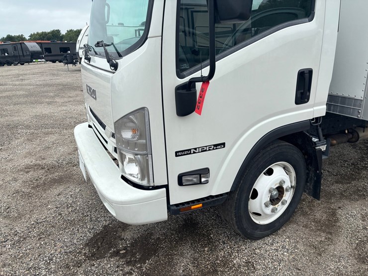 #2332-•-2021-isuzu-16'-box-truck-image-9