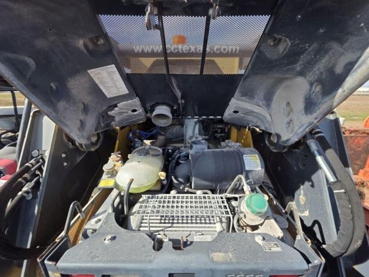2018-deere-332g-image-5
