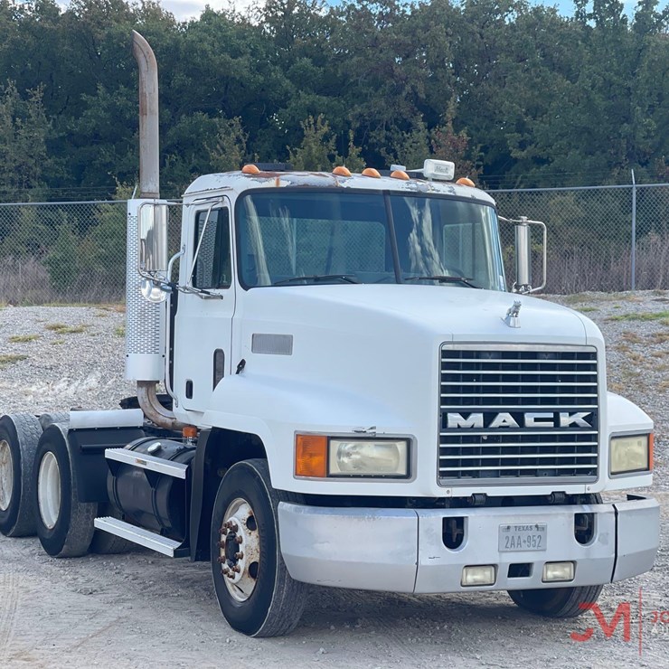 1999 MACK CH613 DAY CAB TRUCK TRACTOR