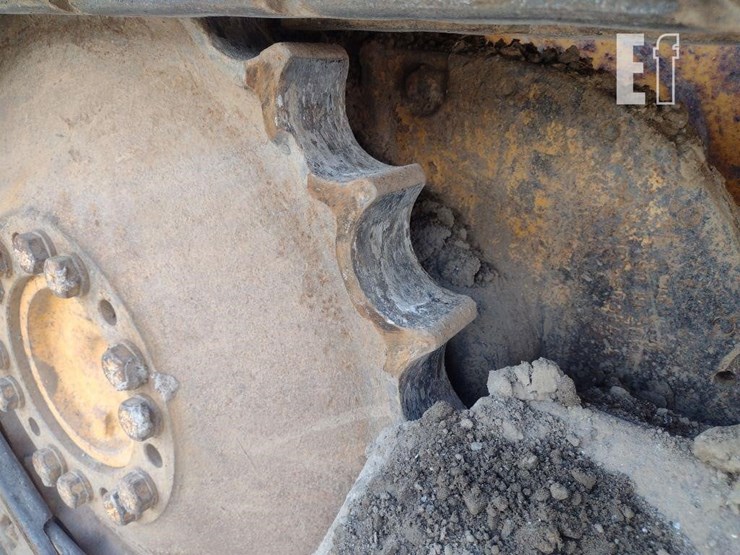 2001-deere-650h-image-26