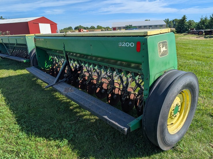 john-deere-8200-image-9
