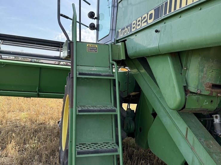 1983-john-deere-8820-image-42