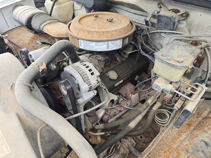 #2069-•-1993-chevrilet-3500-cheyanne-stake-body-truck-image-22