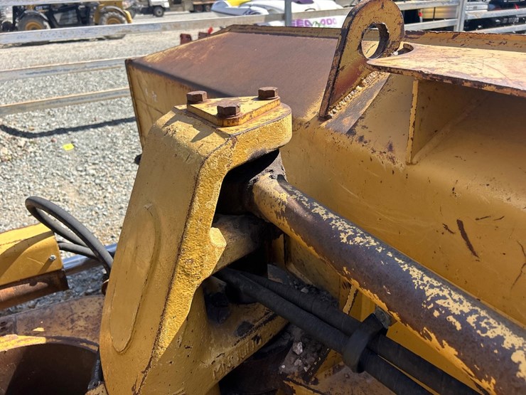 caterpillar-d6m-image-16