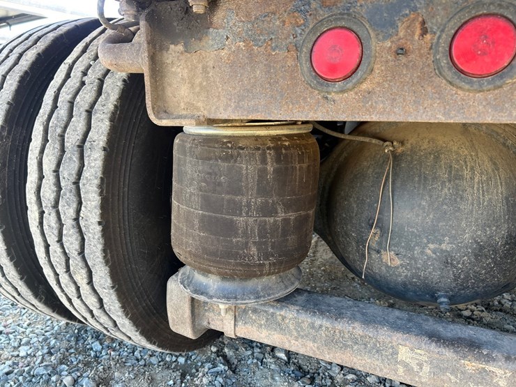 2020-international-hv613-image-23