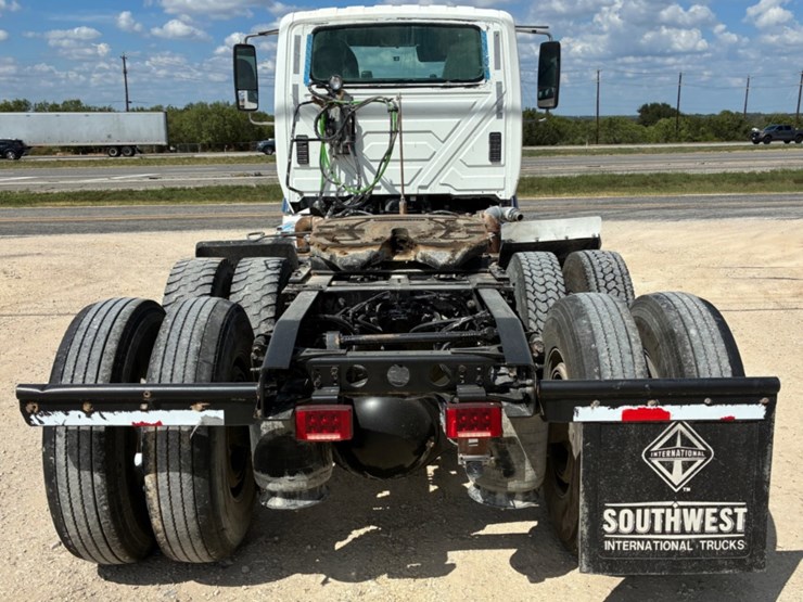 2016-international-prostar-image-4