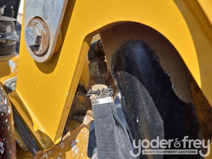 2023-caterpillar-259d3-image-22