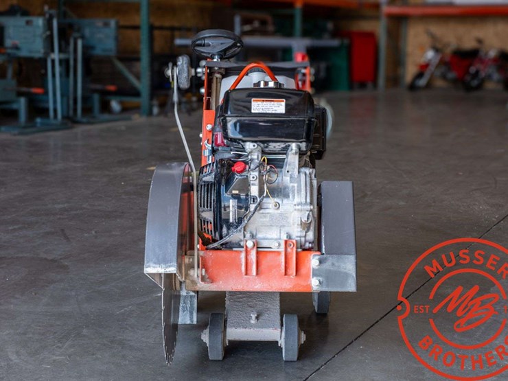 husqvarna-walk-behind-concrete-saw-model-fs400lv-image-3
