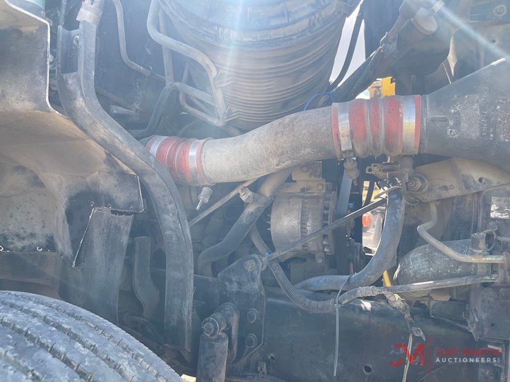 2005-international-7600-t/a-box-truck-image-19