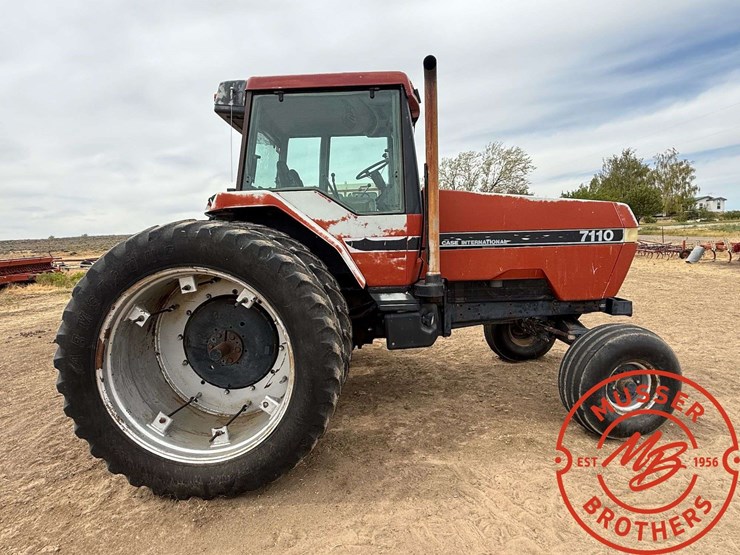 1989-case-ih-7110-tractor-image-3