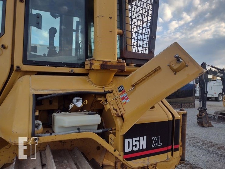 2006-caterpillar-d5n-xl-image-21
