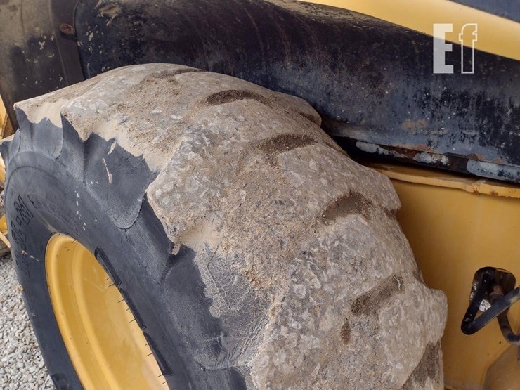 2005-caterpillar-430d-image-18