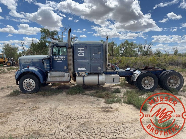 1979-kenworth-w900a-image-2