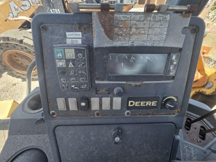 2015-deere-310sk-image-6