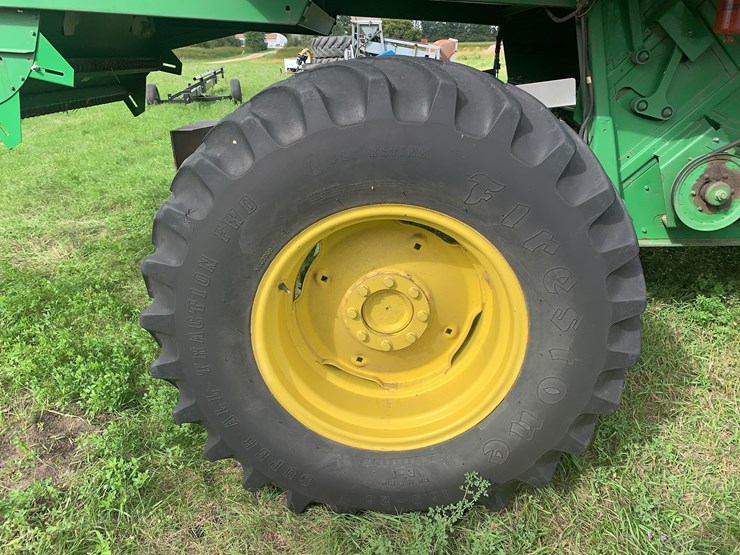 2000-john-deere-9550-image-33