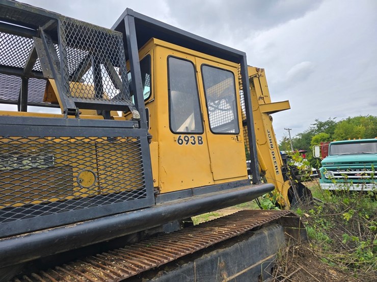 deere-693b-image-39