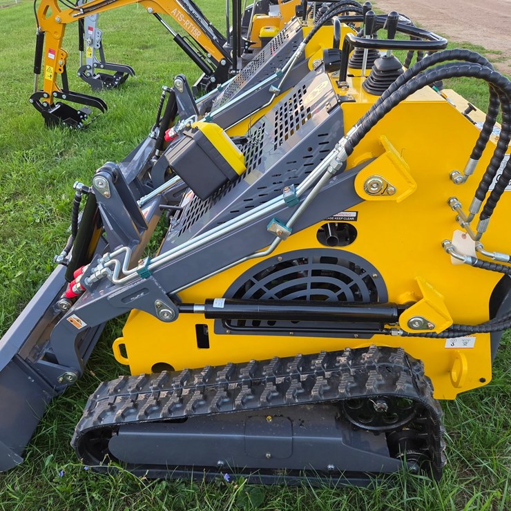 #2184 • (Edmore)ATS-460 mini skidsteer