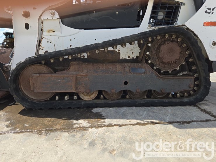 2016-bobcat-t590-image-10
