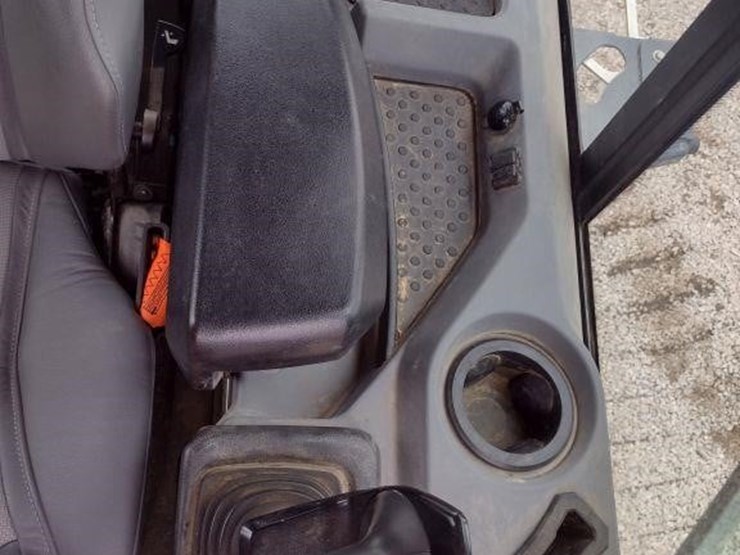 23-deere-650p-xlt-image-10