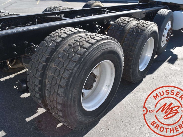 1999-kenworth-t800b-image-28
