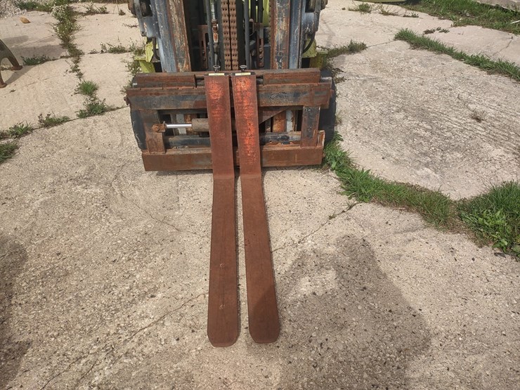 #2479-•-clark-forklift-image-8